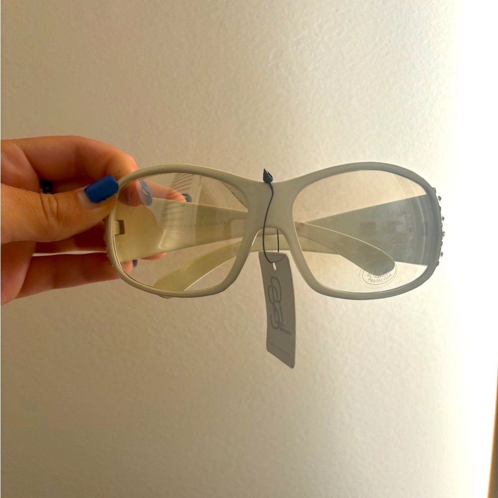 BRAND NEW SUNGLASSES